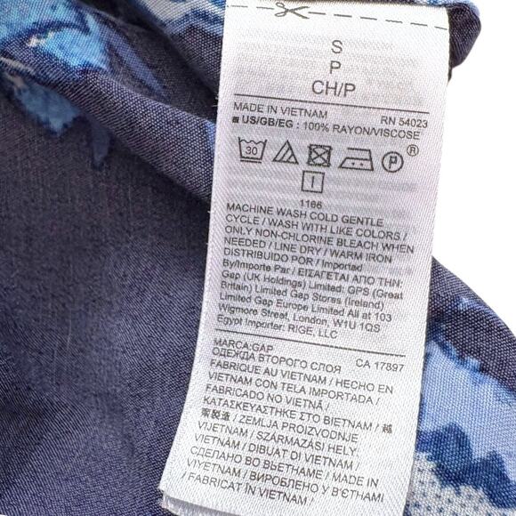 GAP Wrap Top - 3/4 Sleeve - Blue Floral - Size Small - Picture 7 of 7